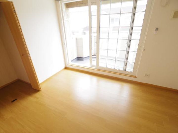 奈良県御所市大字茅原(テラスハウス)の賃貸物件の居間