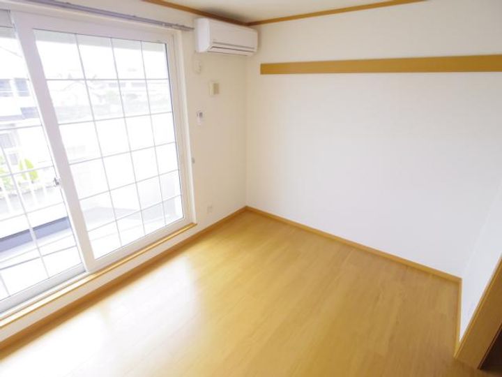 奈良県御所市大字茅原(テラスハウス)の賃貸物件の居間