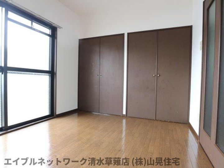 静岡県静岡市葵区瀬名1丁目(マンション)の賃貸物件の居間