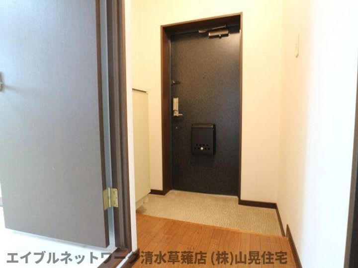静岡県静岡市葵区瀬名1丁目(マンション)の賃貸物件の玄関