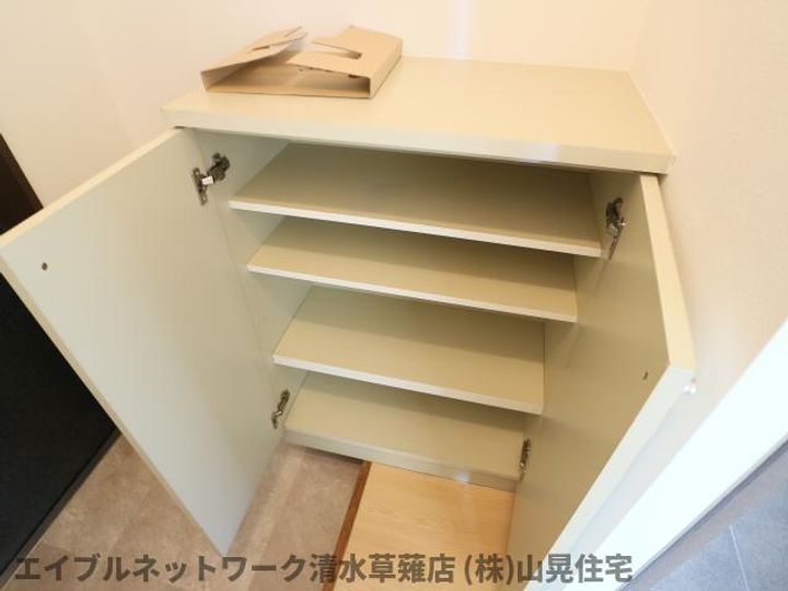 静岡県静岡市葵区瀬名1丁目(マンション)の賃貸物件303の玄関