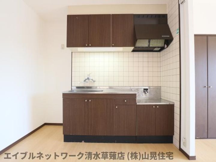 静岡県静岡市葵区瀬名1丁目(マンション)の賃貸物件303のキッチン