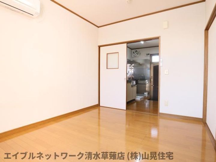 静岡県静岡市葵区瀬名1丁目(アパート)の賃貸物件14の居間
