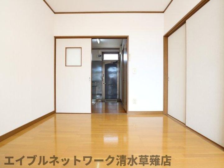 静岡県静岡市葵区瀬名1丁目(アパート)の賃貸物件18の居間
