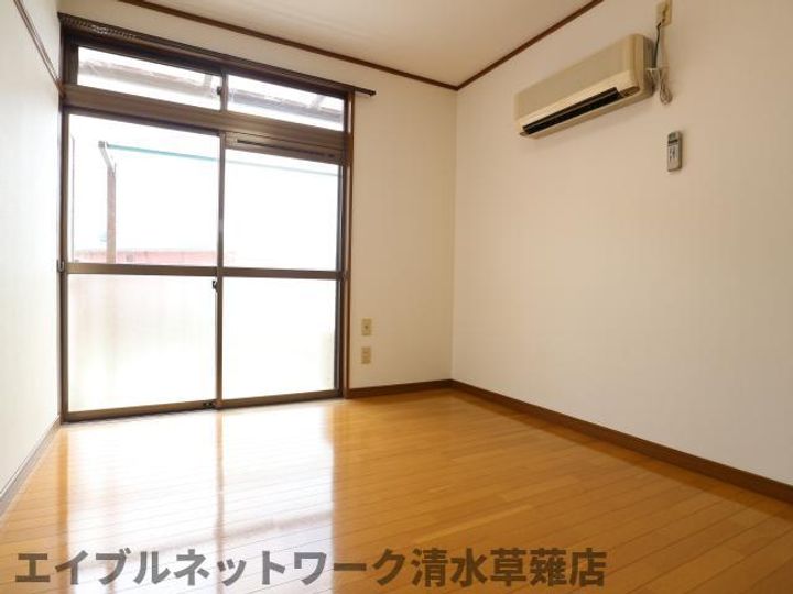 静岡県静岡市葵区瀬名1丁目(アパート)の賃貸物件18の居間