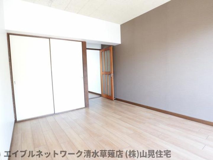 静岡県静岡市葵区瀬名2丁目(マンション)の賃貸物件303の居間