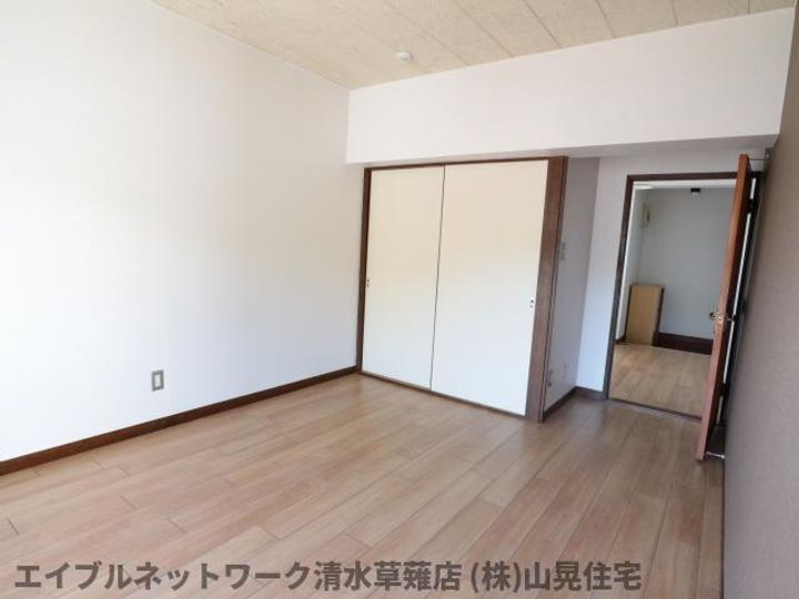 静岡県静岡市葵区瀬名2丁目(マンション)の賃貸物件303の居間