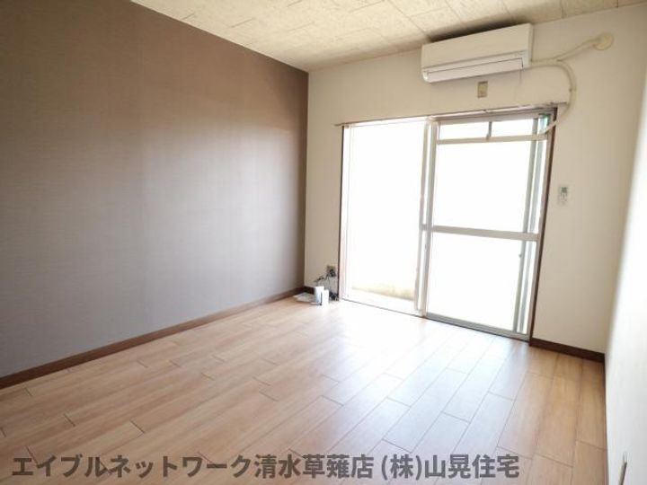 静岡県静岡市葵区瀬名2丁目(マンション)の賃貸物件303の居間