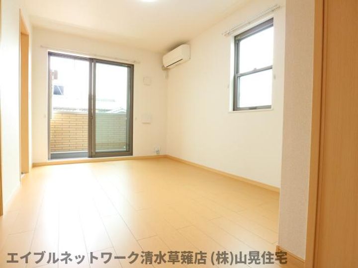 静岡県静岡市葵区瀬名3丁目(アパート)の賃貸物件105の居間