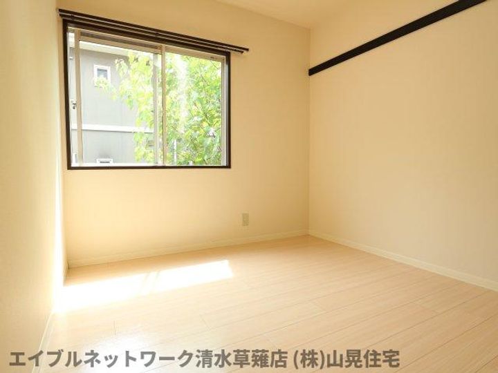 静岡県静岡市葵区瀬名6丁目(アパート)の賃貸物件101の居間