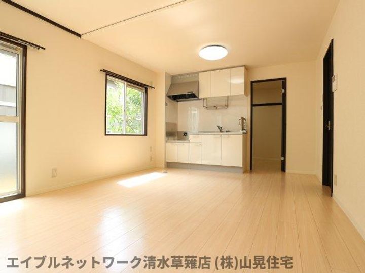 静岡県静岡市葵区瀬名6丁目(アパート)の賃貸物件101の居間