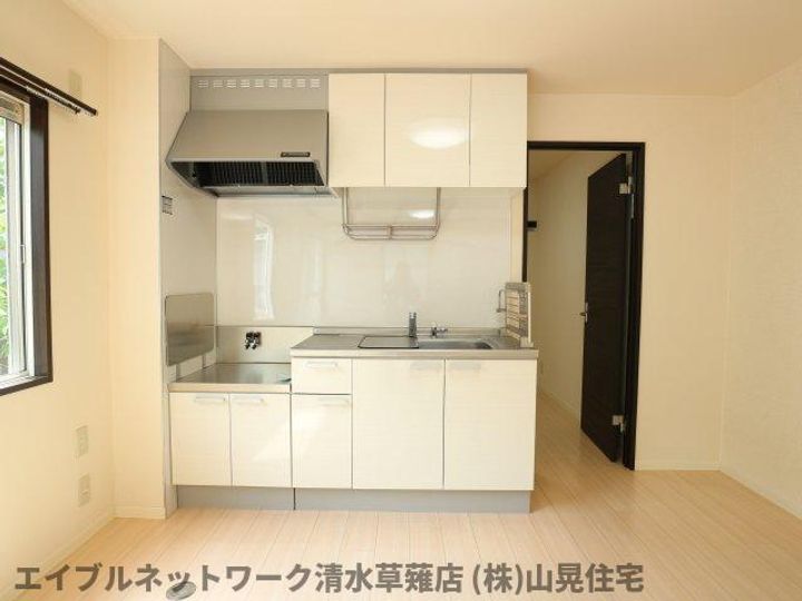 静岡県静岡市葵区瀬名6丁目(アパート)の賃貸物件101のキッチン