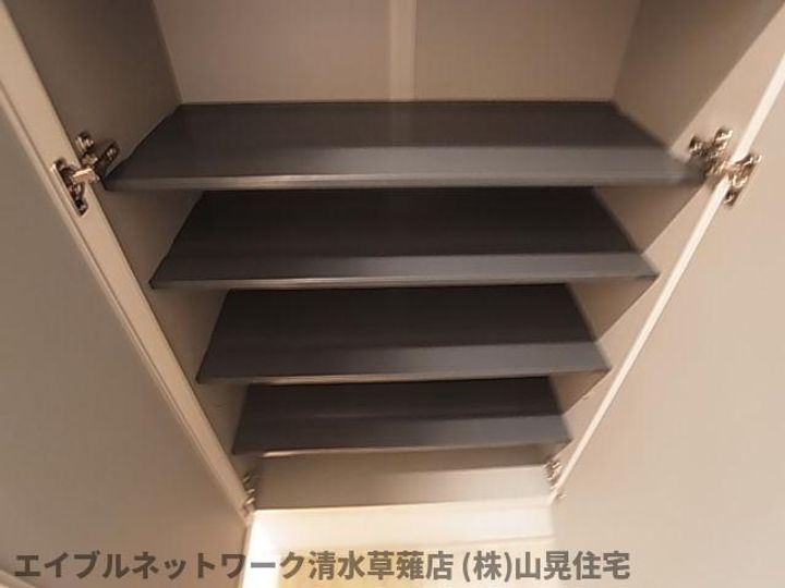 静岡県静岡市葵区瀬名川1丁目(マンション)の賃貸物件203の玄関