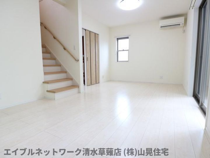静岡県静岡市駿河区栗原(一戸建)の賃貸物件Nの居間