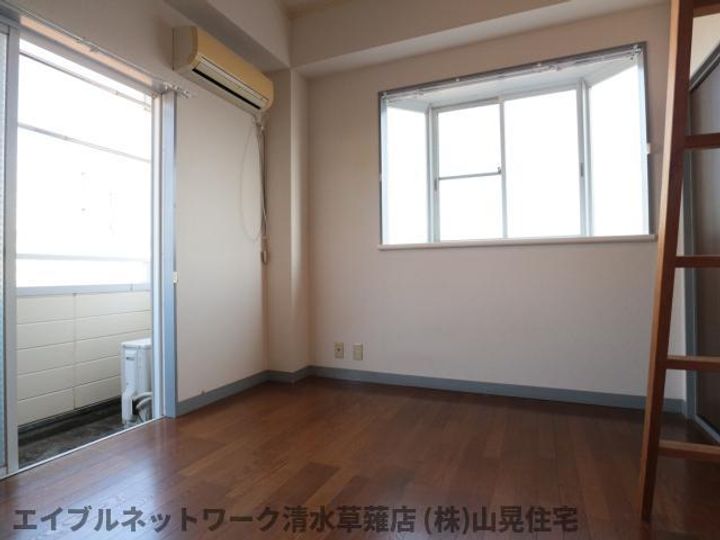 静岡県静岡市駿河区中吉田(マンション)の賃貸物件301の居間