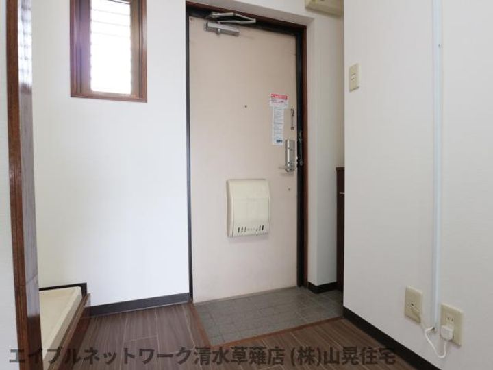 静岡県静岡市駿河区聖一色(マンション)の賃貸物件305の玄関