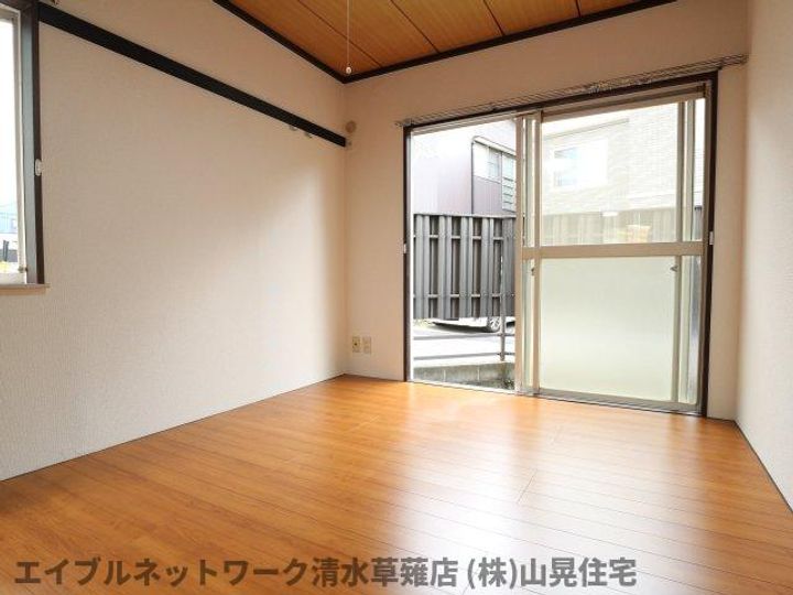 静岡県静岡市駿河区聖一色(アパート)の賃貸物件102の居間