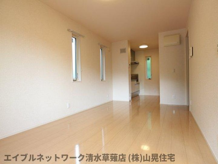 静岡県静岡市清水区草薙(アパート)の賃貸物件の居間