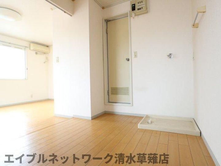 カレッジハウス昴203の居間