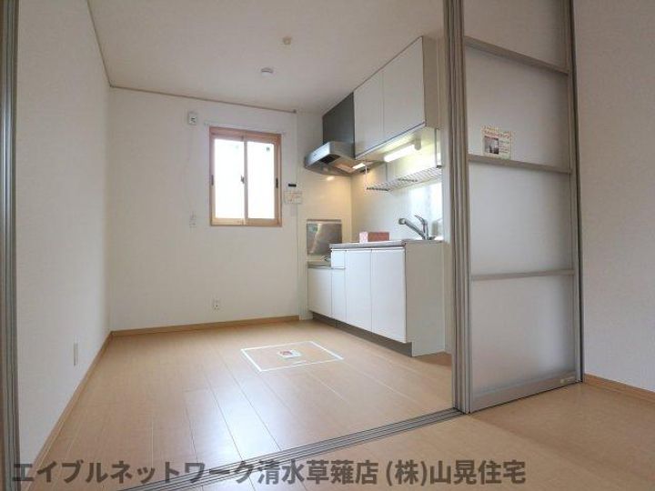 静岡県静岡市清水区草薙杉道2丁目(アパート)の賃貸物件102の居間