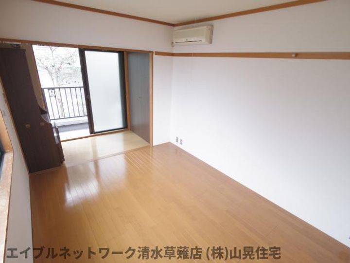 静岡県静岡市清水区草薙杉道3丁目(マンション)の賃貸物件103の居間