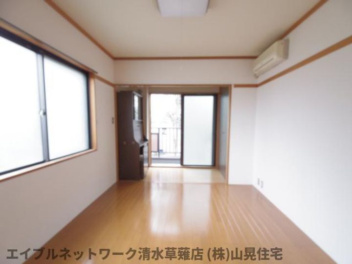 静岡県静岡市清水区草薙杉道3丁目(マンション)の賃貸物件103の居間