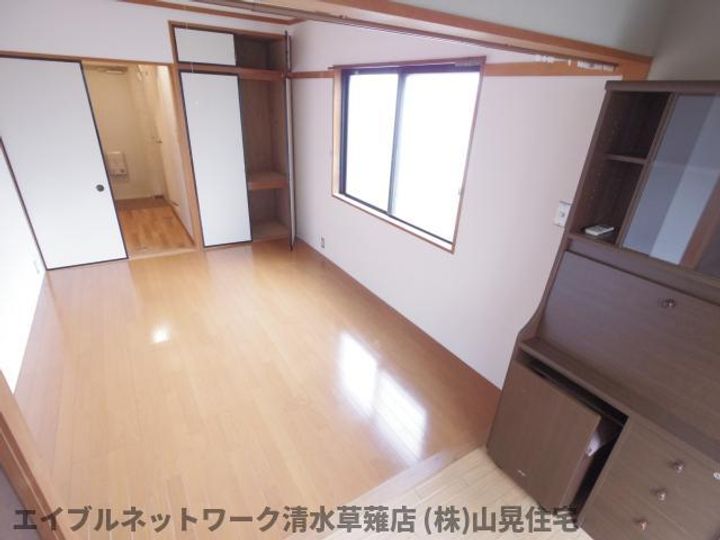 静岡県静岡市清水区草薙杉道3丁目(マンション)の賃貸物件103の居間