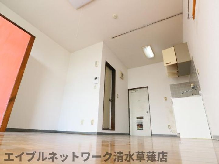 静岡県静岡市清水区七ツ新屋1丁目(アパート)の賃貸物件104の居間