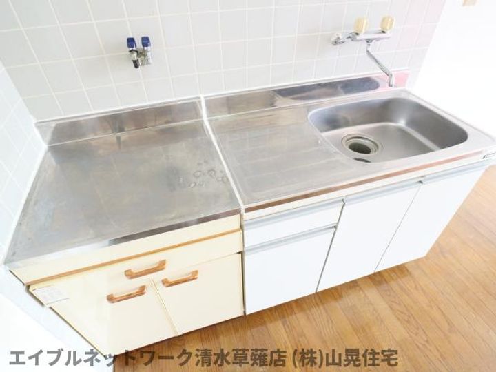 静岡県静岡市清水区七ツ新屋1丁目(アパート)の賃貸物件201のキッチン