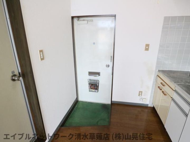 静岡県静岡市清水区七ツ新屋1丁目(アパート)の賃貸物件201の玄関