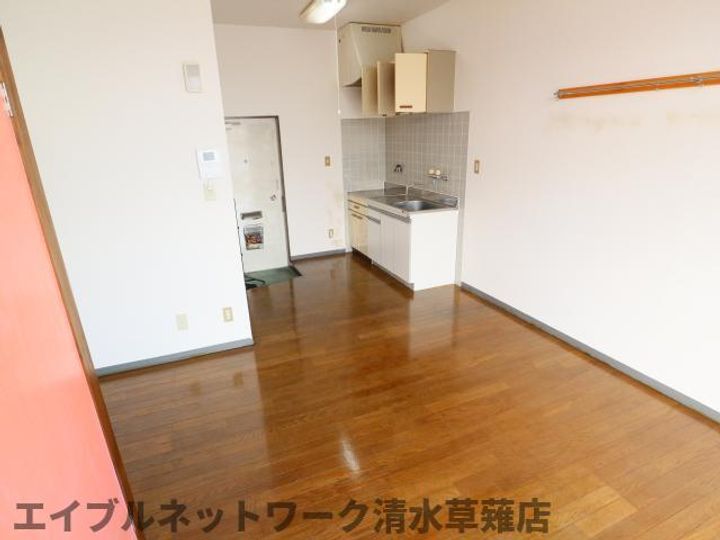 静岡県静岡市清水区七ツ新屋1丁目(アパート)の賃貸物件204の居間