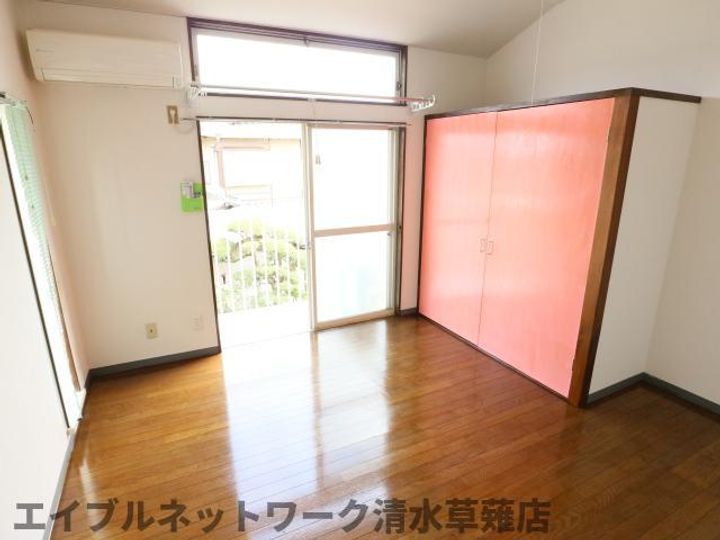 静岡県静岡市清水区七ツ新屋1丁目(アパート)の賃貸物件204の居間