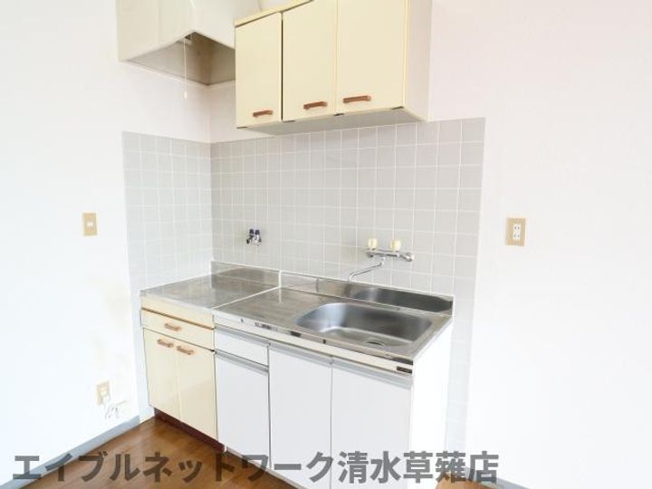 静岡県静岡市清水区七ツ新屋1丁目(アパート)の賃貸物件204のキッチン