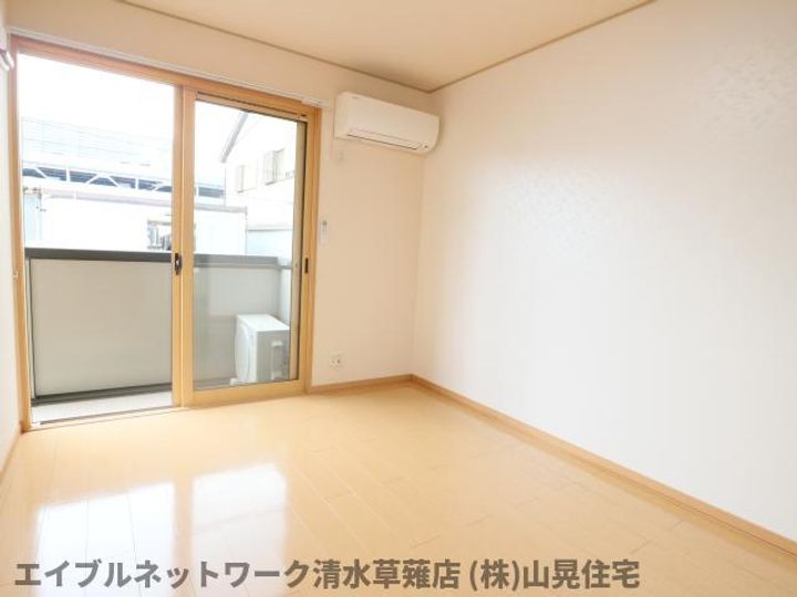 静岡県静岡市清水区半左衛門新田(アパート)の賃貸物件202の居間