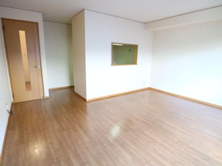 セジュールならやまⅡの居間