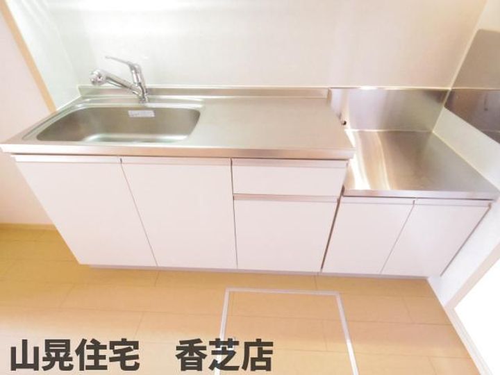奈良県香芝市旭ケ丘2丁目(アパート)の賃貸物件102のキッチン