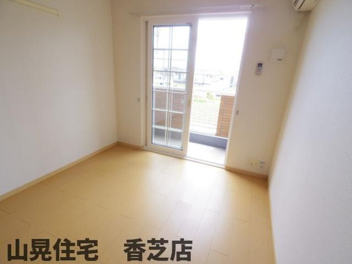 奈良県香芝市旭ケ丘2丁目(アパート)の賃貸物件102の居間