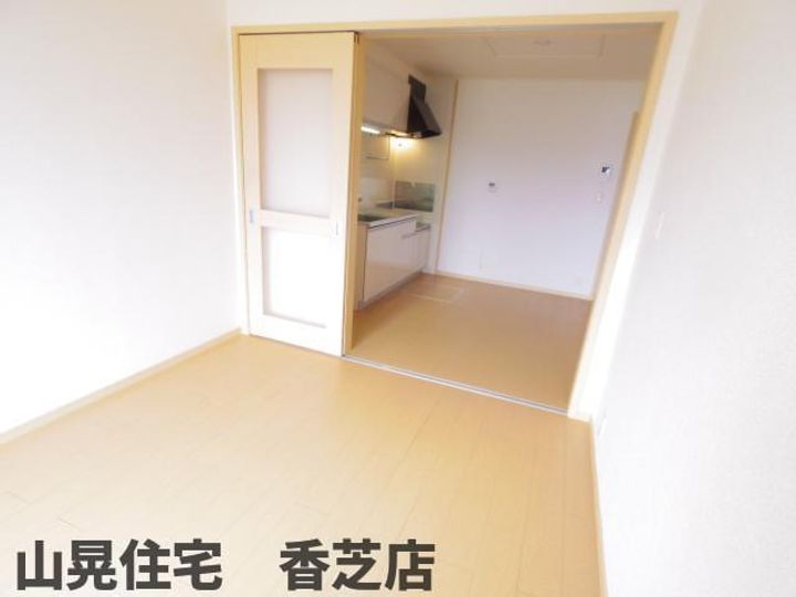 奈良県香芝市旭ケ丘2丁目(アパート)の賃貸物件102の居間