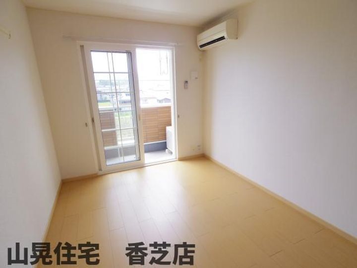 奈良県香芝市旭ケ丘2丁目(アパート)の賃貸物件102の居間