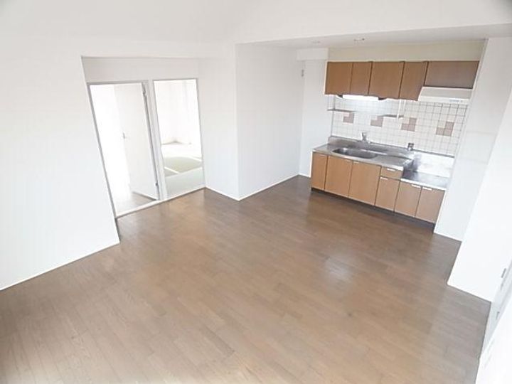 奈良県香芝市畑3丁目(マンション)の賃貸物件406の居間