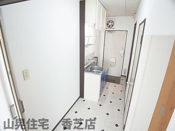 奈良県香芝市逢坂6丁目(アパート)の賃貸物件203の玄関