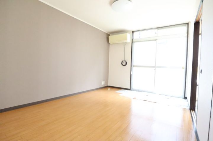 奈良県香芝市逢坂7丁目(アパート)の賃貸物件102の居間