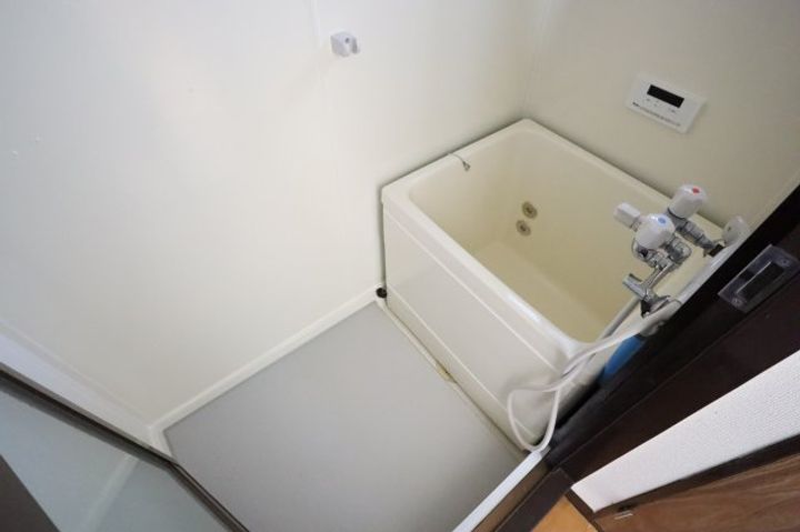 奈良県香芝市逢坂7丁目(アパート)の賃貸物件102の風呂