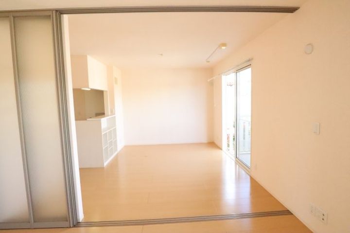 奈良県香芝市西真美1丁目(アパート)の賃貸物件201の居間