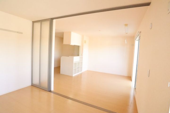 奈良県香芝市西真美1丁目(アパート)の賃貸物件201の居間