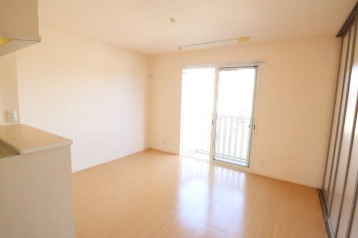 奈良県香芝市西真美1丁目(アパート)の賃貸物件201の居間