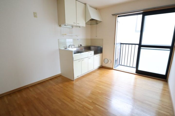 奈良県香芝市下田西1丁目(アパート)の賃貸物件203の居間