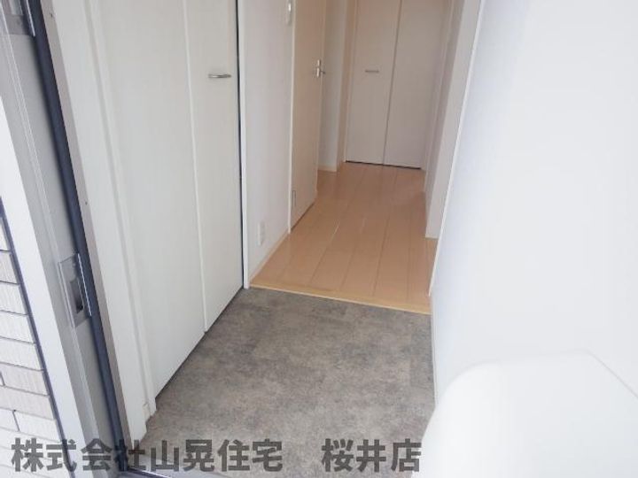 奈良県桜井市大字河西(アパート)の賃貸物件101の玄関
