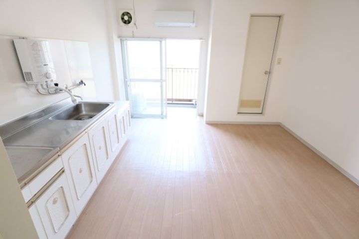 奈良県桜井市大字粟殿(マンション)の賃貸物件403の居間