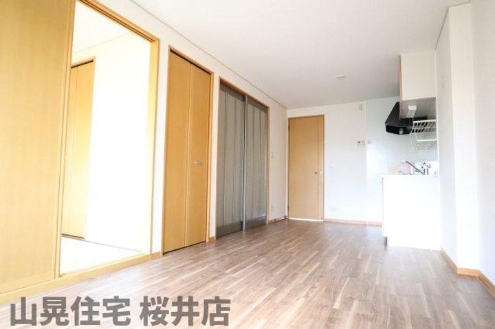 サンホワイト桜の居間